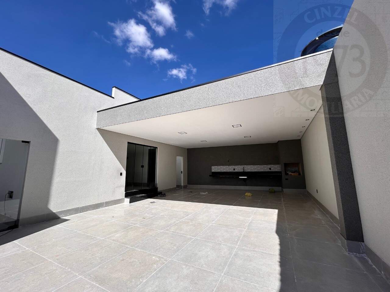 Casa à venda no SETOR HABITACIONAL SAMAMBAIA (VICENTE PIRES): Foto 01