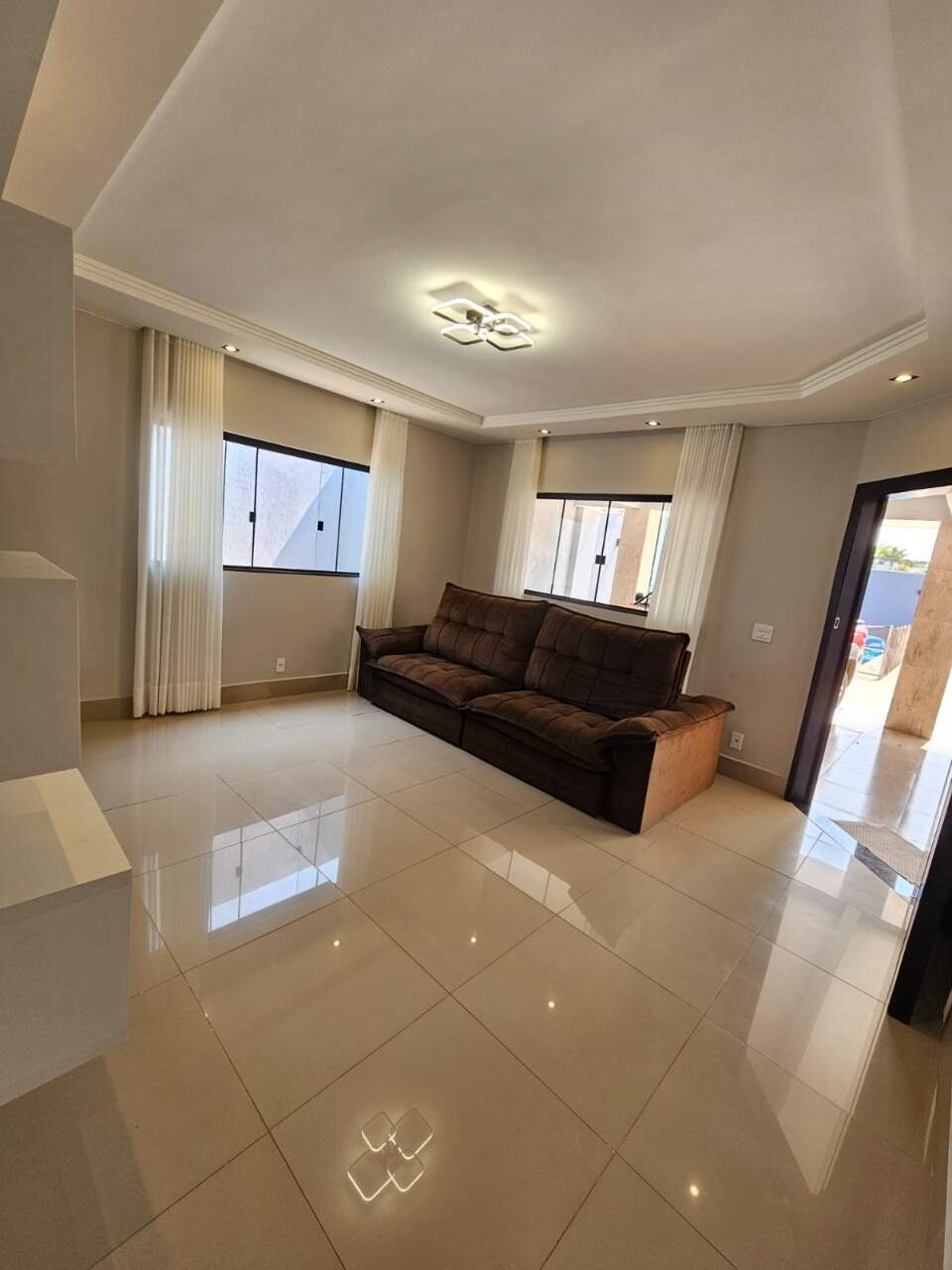 Casa à venda no SETOR HABITACIONAL ARNIQUEIRA (ÁGUAS CLARAS): Foto 02