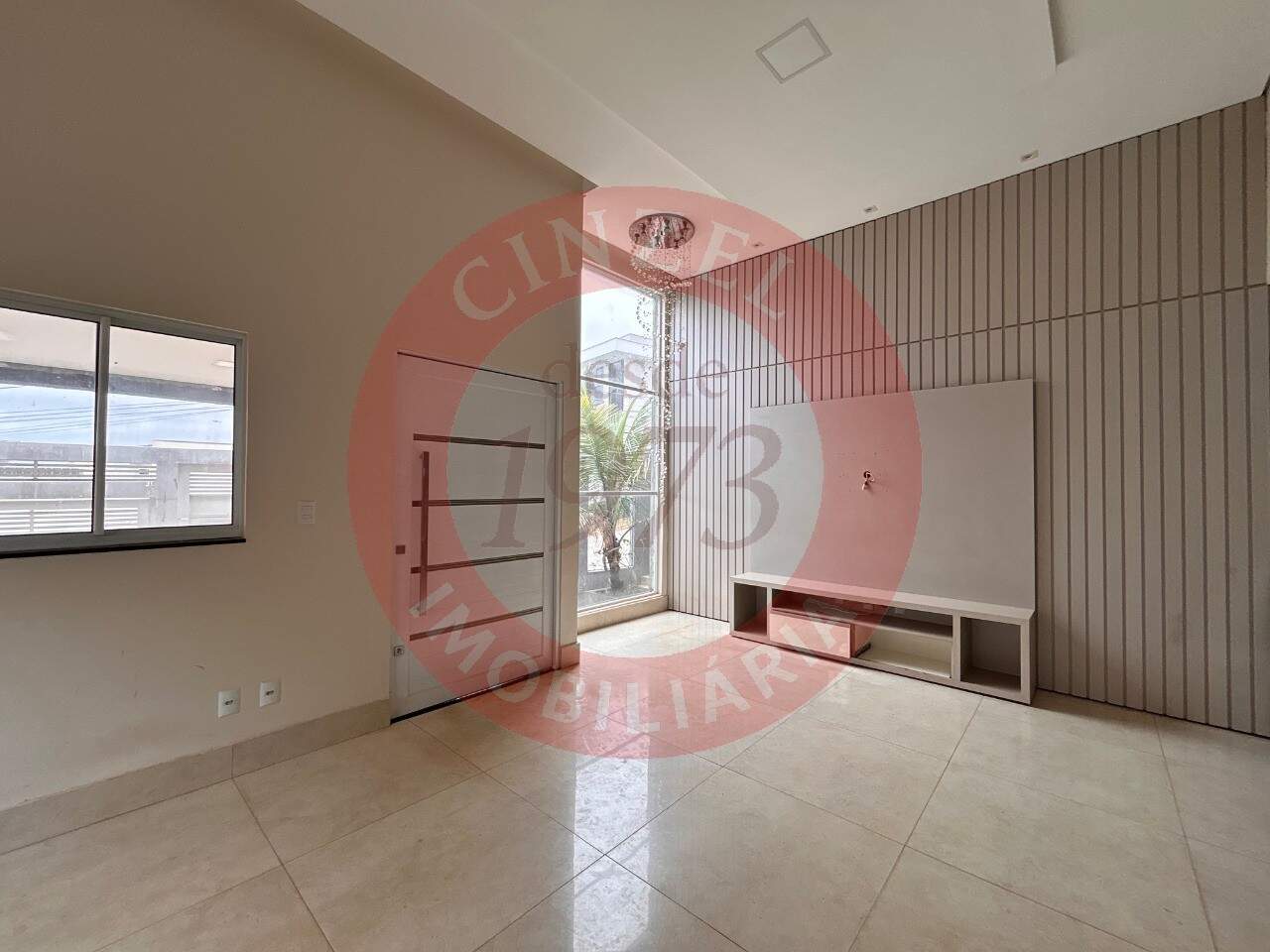 Casa à venda no SETOR HABITACIONAL SAMAMBAIA (VICENTE PIRES): Foto 01