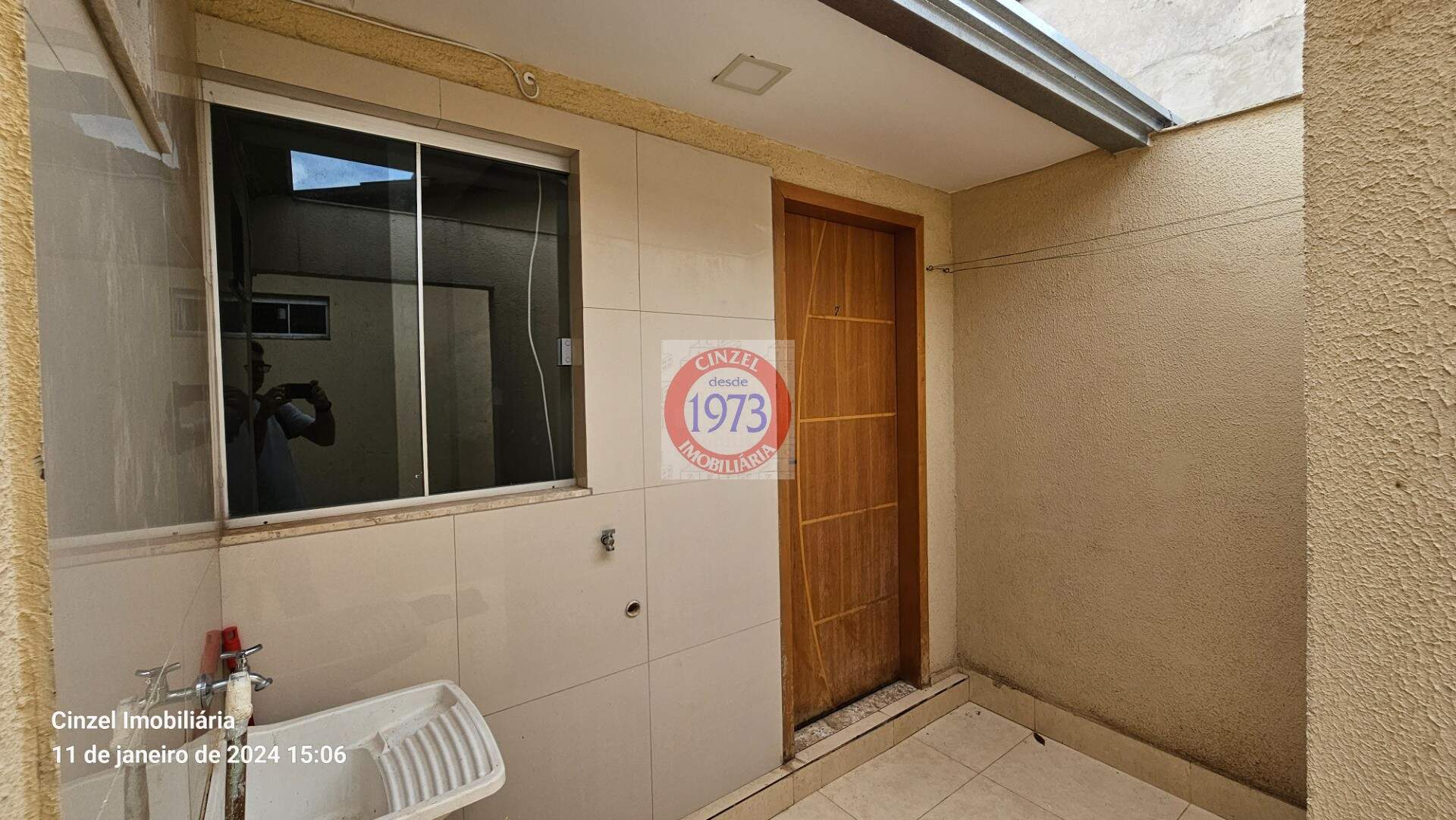 Kitnet para aluguel no QNM 36 CONJUNTO K LOTE 22 KIT 07: Foto 01