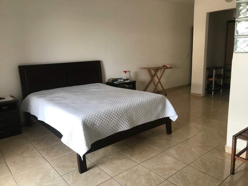 Casa à venda com 1 quarto, 130m² - Foto 17