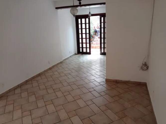 Casa à venda com 3 quartos, 180m² - Foto 1