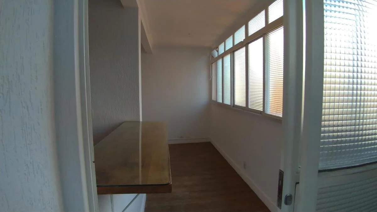 Apartamento à venda com 1 quarto, 53m² - Foto 18