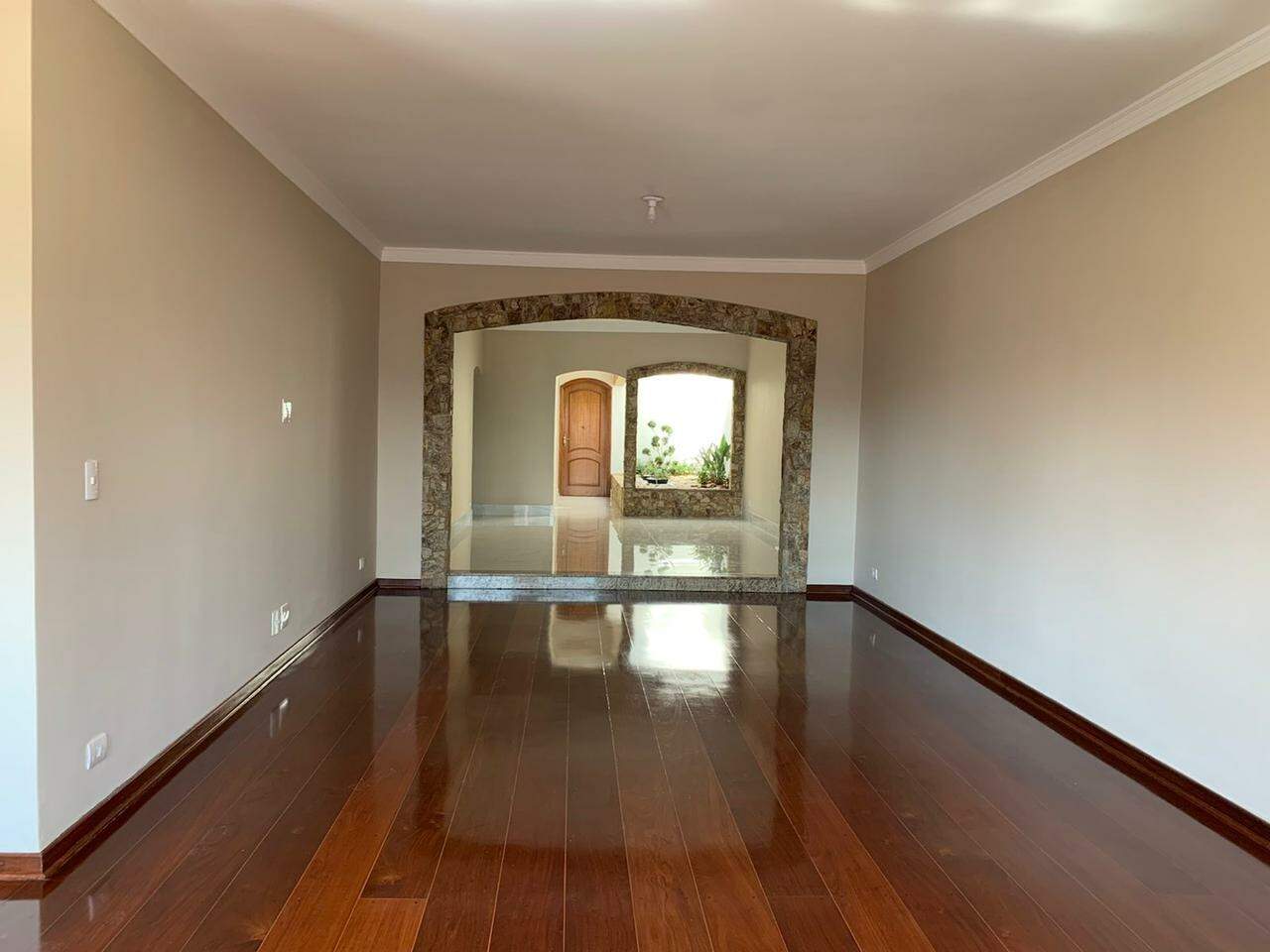 Casa à venda com 3 quartos, 850m² - Foto 9