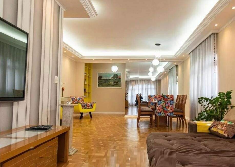 Apartamento à venda com 4 quartos, 170m² - Foto 2