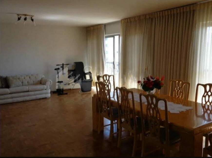 Apartamento à venda com 3 quartos, 202m² - Foto 2