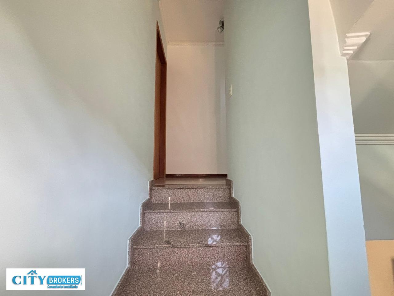 Sobrado à venda no bairro Jardim Santa Mena Guarulhos: 