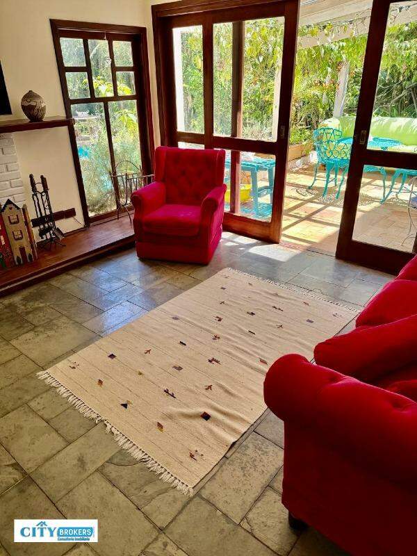 Casa em condomínio à venda no bairro Caraguatá Mairiporã: 