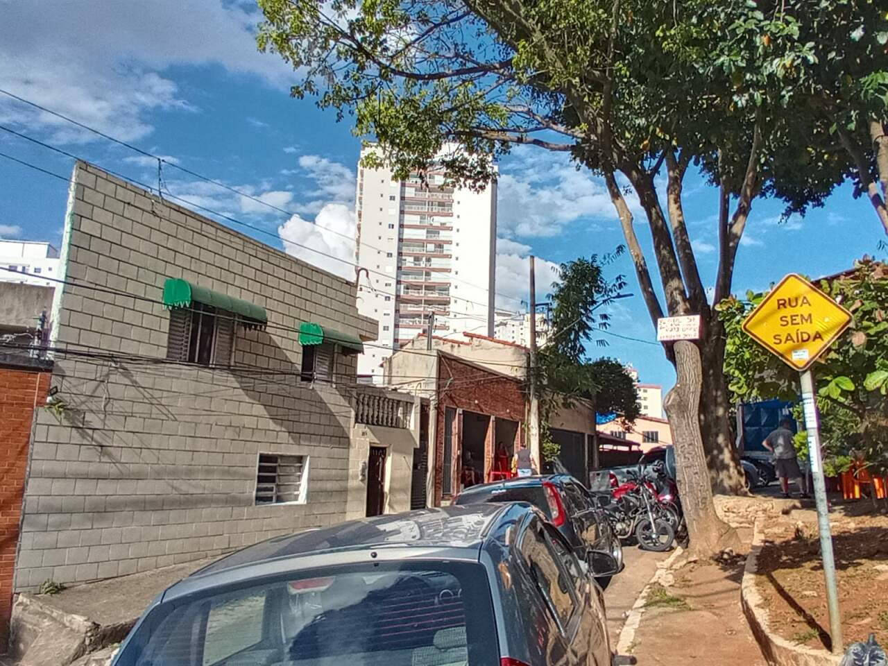 Casa à venda com 3 quartos, 285m² - Foto 1