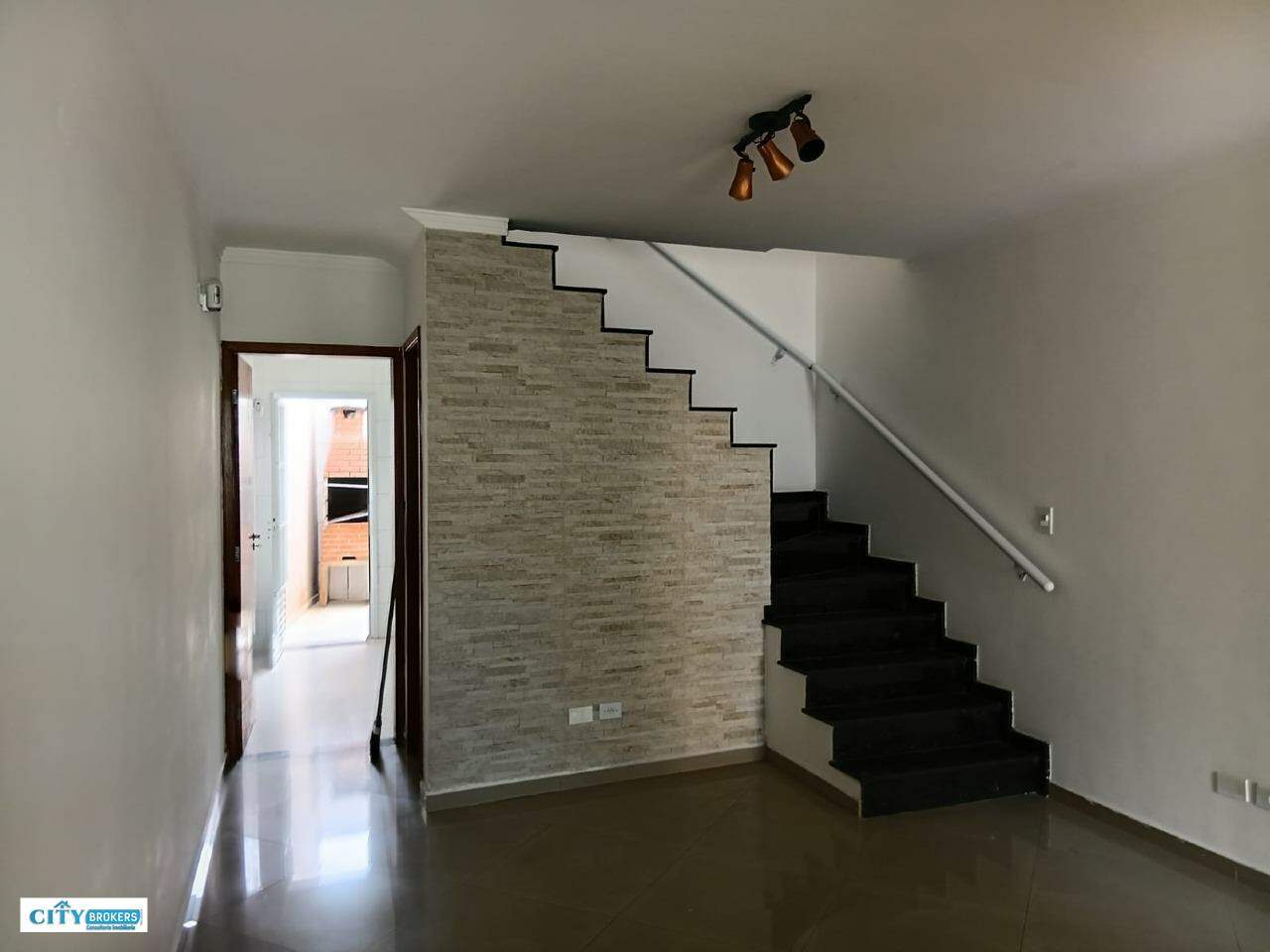 CASA ASSOBRADADA de 3 quartos a à venda 850.000,00 no bairro Quinta da Paineira São Paulo: 
