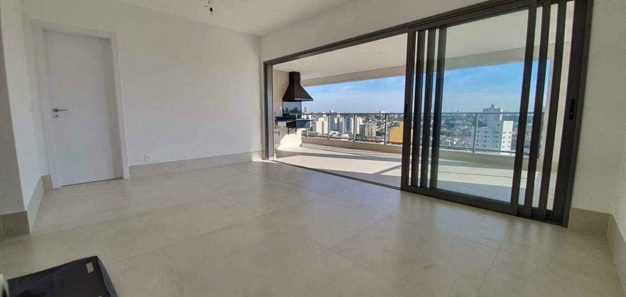 Apartamento à venda com 3 quartos, 131m² - Foto 1