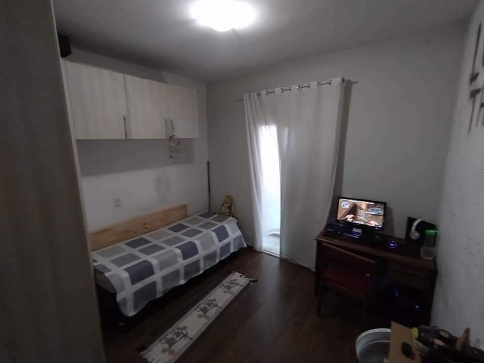 Casa à venda com 3 quartos, 112m² - Foto 1