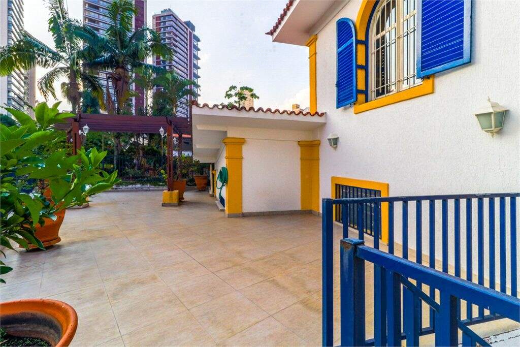 Casa à venda com 5 quartos, 300m² - Foto 31