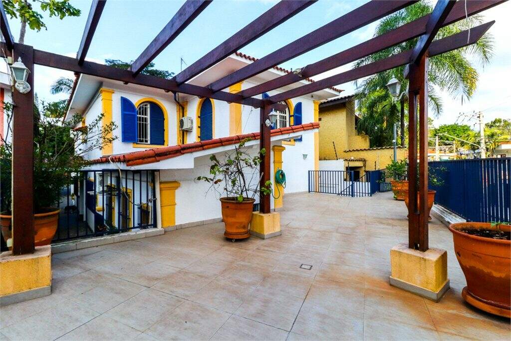 Casa à venda com 5 quartos, 300m² - Foto 39