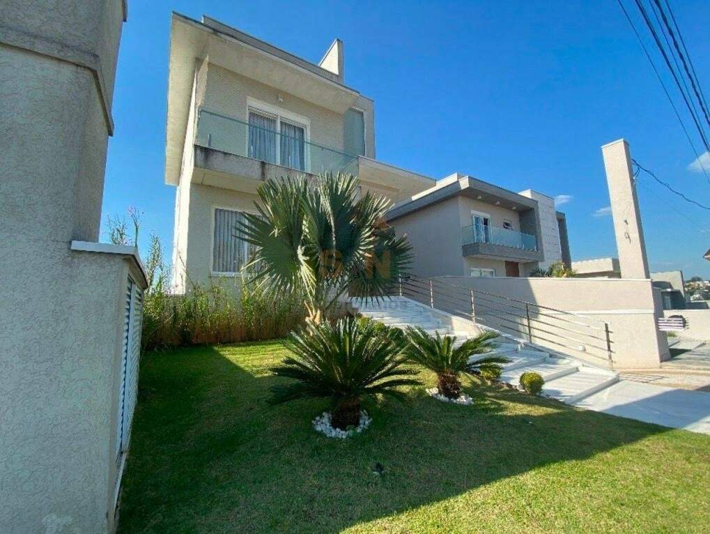 Casa de Condomínio à venda com 4 quartos, 360m² - Foto 3