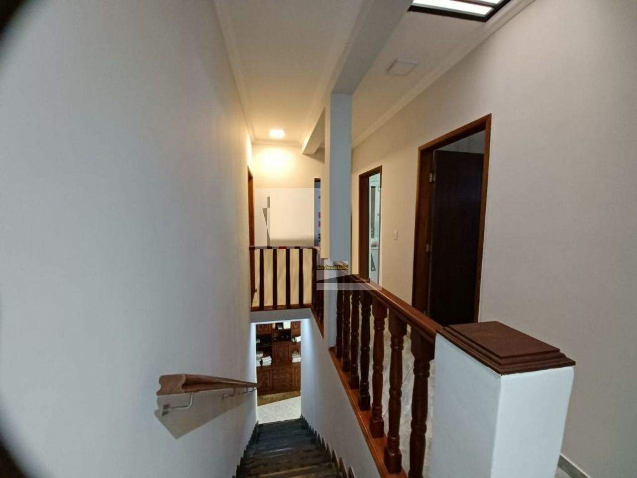 Casa à venda com 3 quartos, 200m² - Foto 17