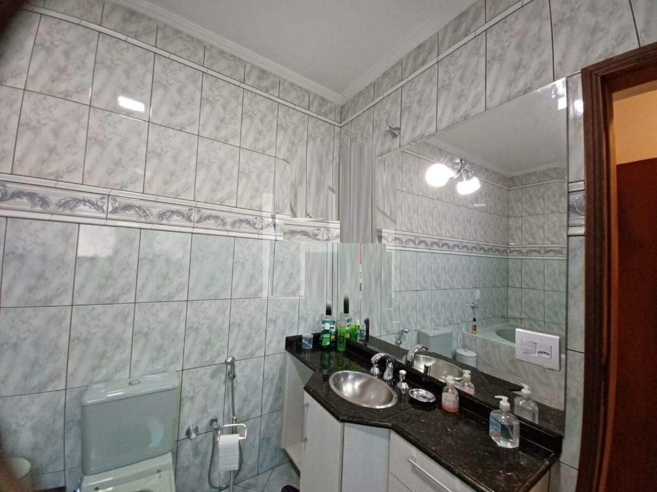 Casa à venda com 3 quartos, 200m² - Foto 22