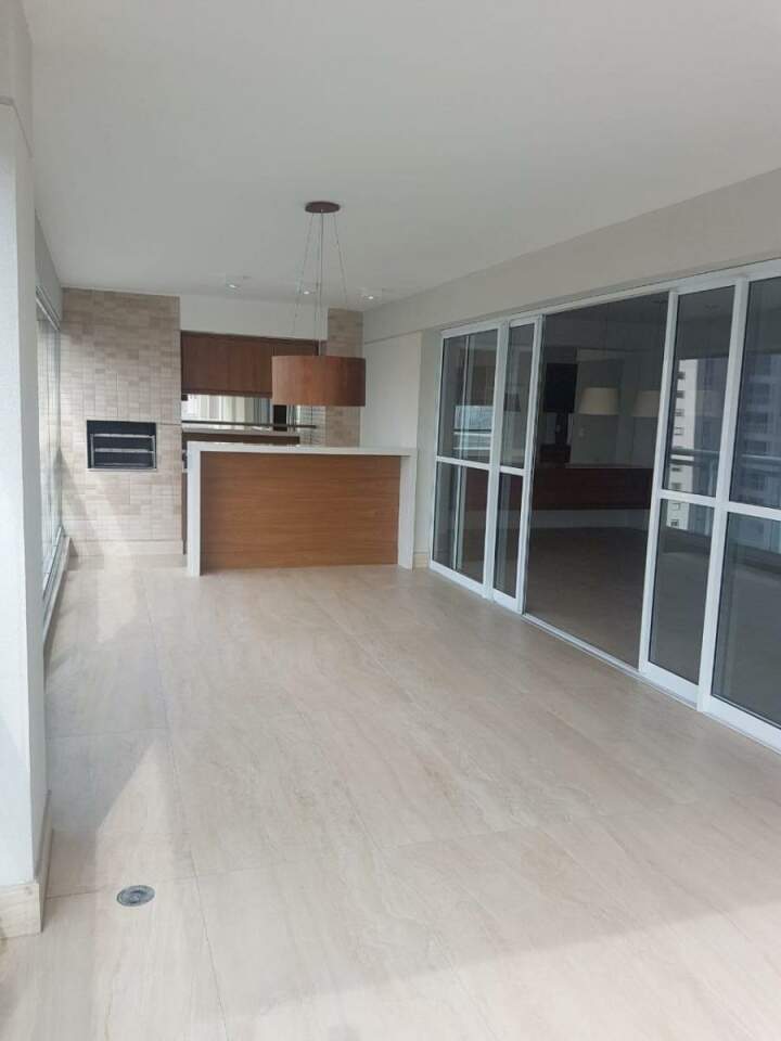 Apartamento à venda com 4 quartos, 210m² - Foto 2