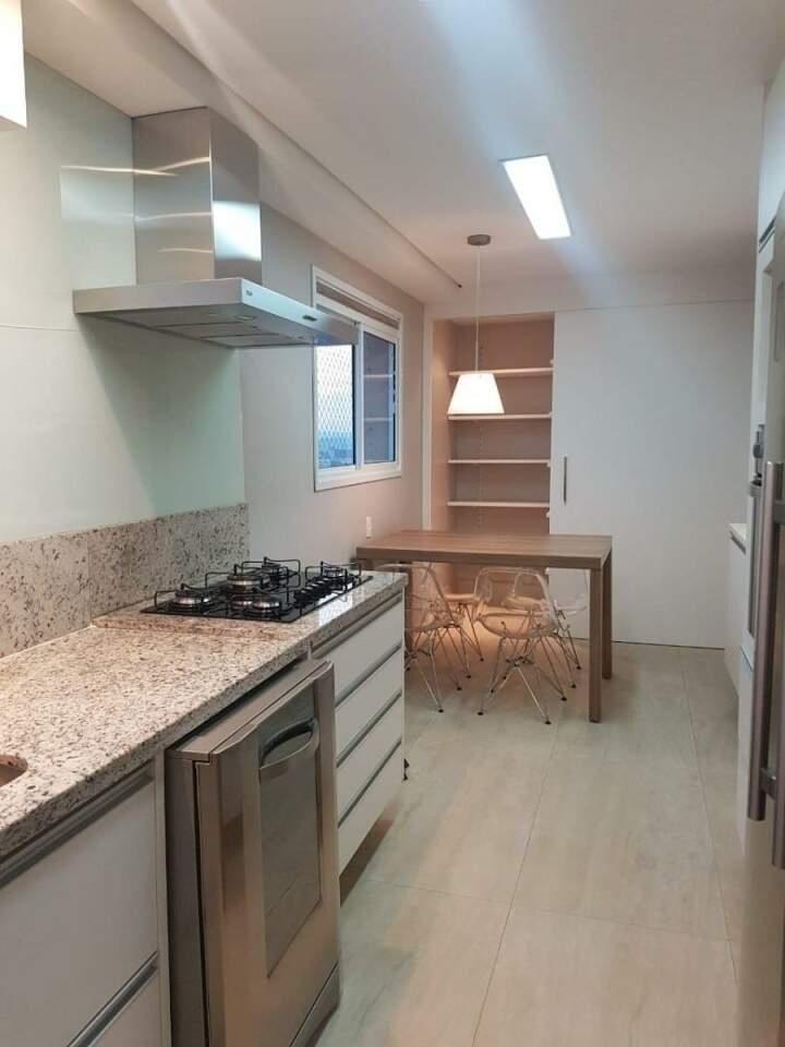 Apartamento à venda com 4 quartos, 210m² - Foto 15