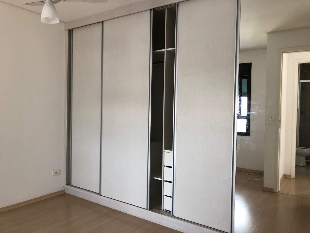 Apartamento à venda com 1 quarto, 47m² - Foto 18