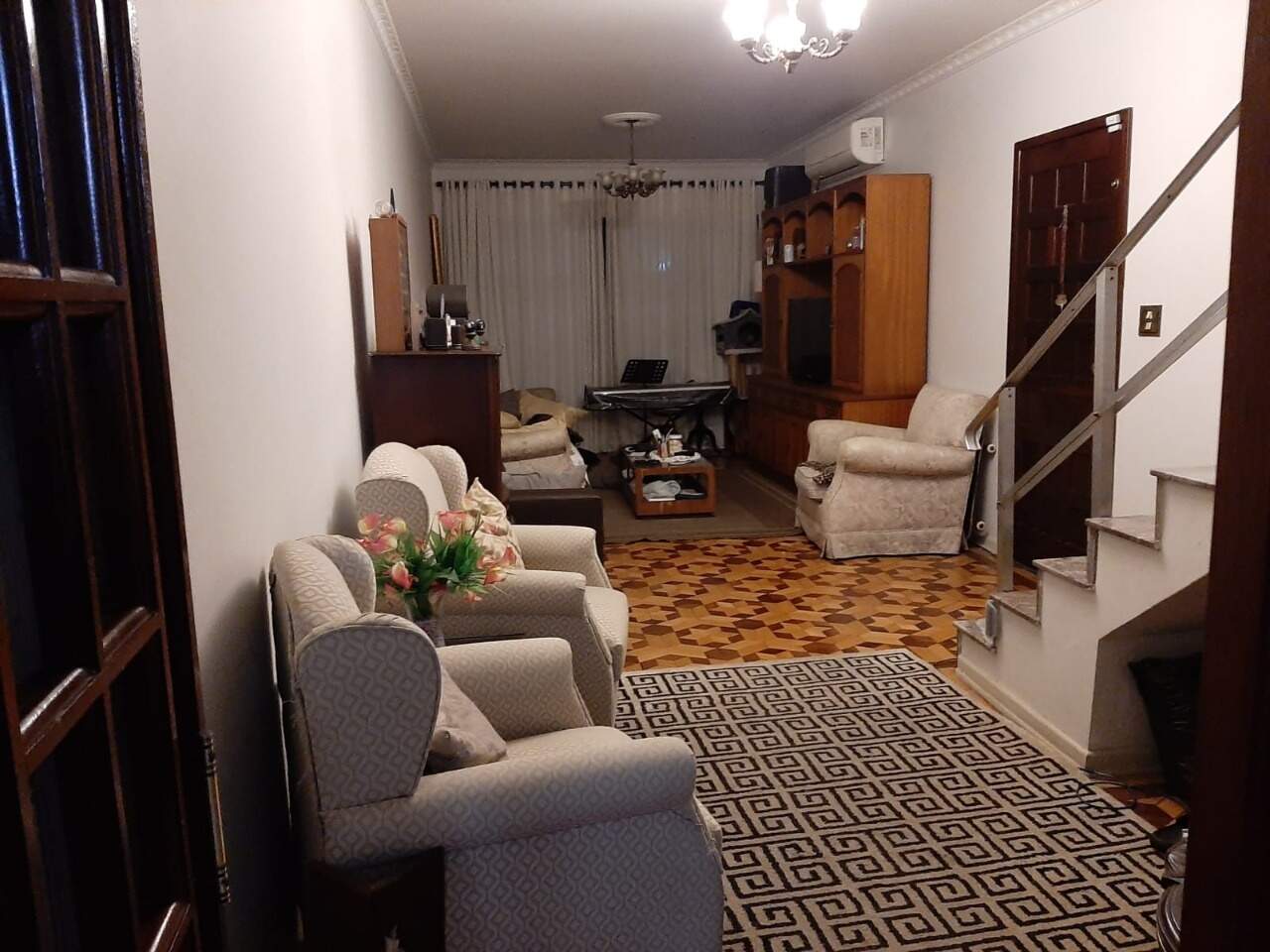 Casa à venda com 4 quartos, 300m² - Foto 2