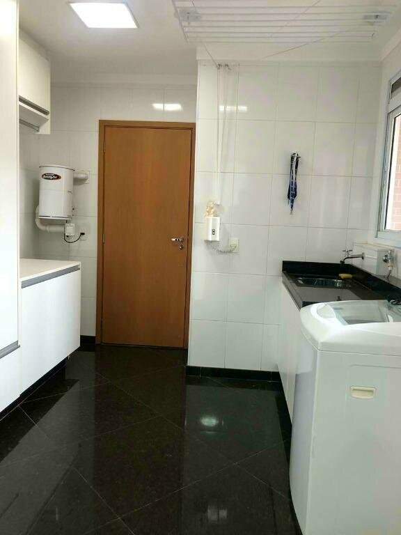 Apartamento à venda com 3 quartos, 200m² - Foto 18