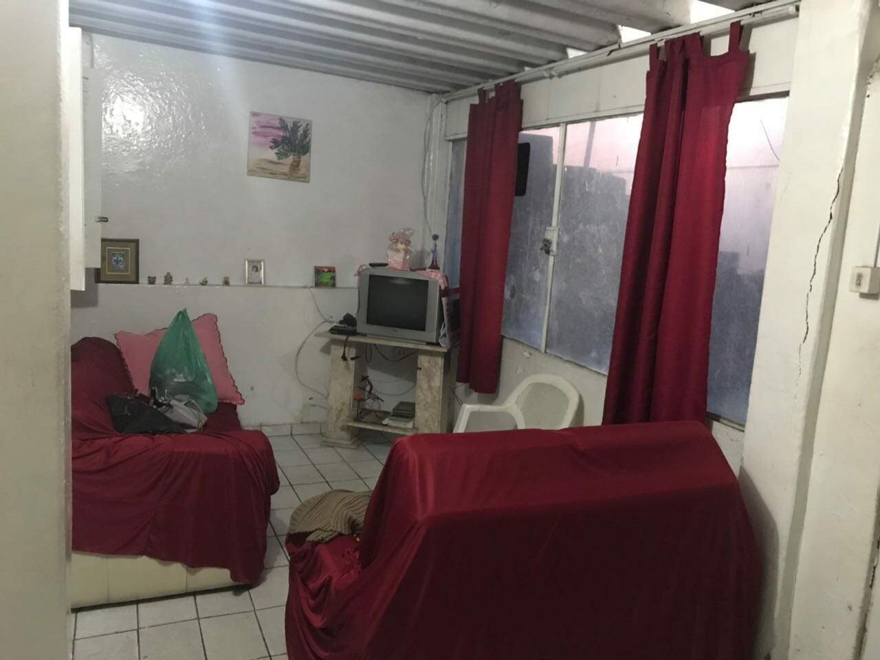 Casa à venda com 1 quarto, 500m² - Foto 6