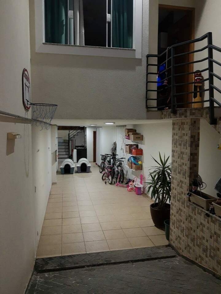 Casa à venda com 3 quartos, 180m² - Foto 4