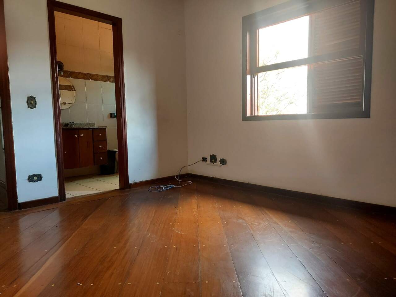 Casa à venda com 4 quartos, 352m² - Foto 15