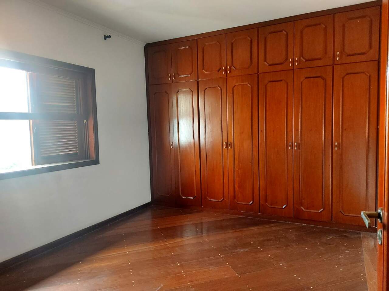 Casa à venda com 4 quartos, 352m² - Foto 16