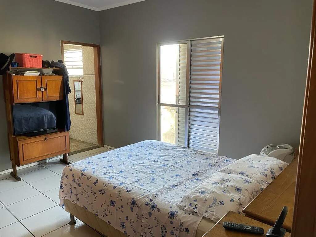 Sobrado à venda com 6 quartos, 250m² - Foto 2