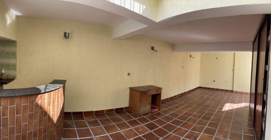 Casa à venda com 3 quartos, 250m² - Foto 8