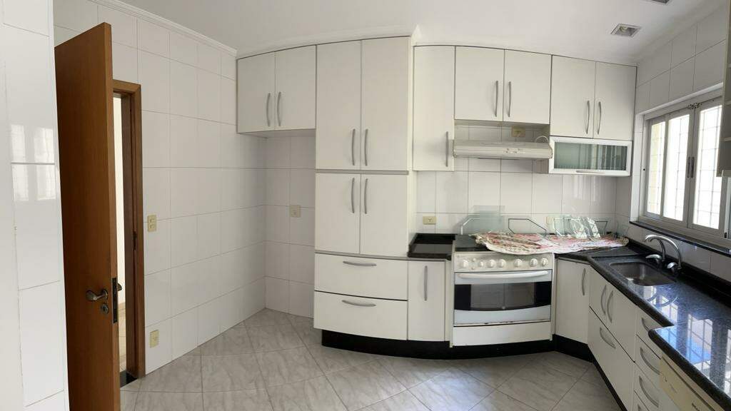 Casa à venda com 3 quartos, 250m² - Foto 11