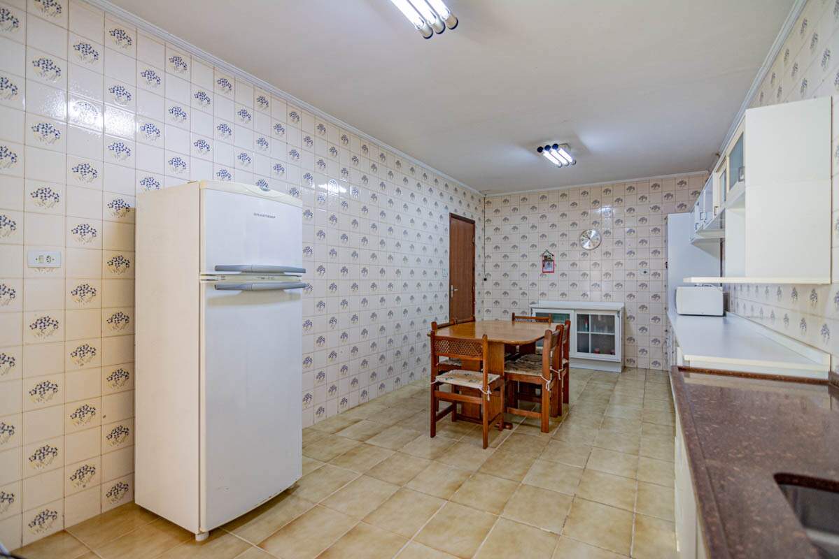 Casa à venda com 3 quartos, 200m² - Foto 33