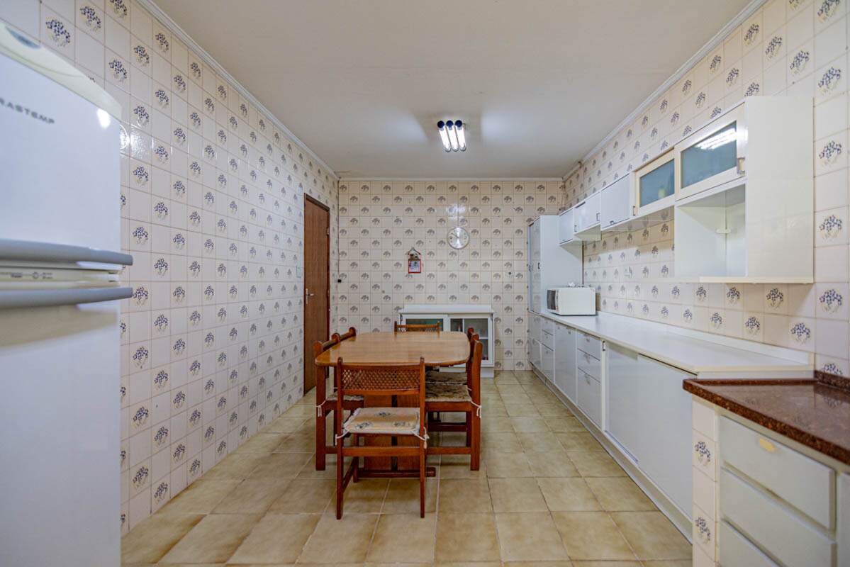 Casa à venda com 3 quartos, 200m² - Foto 35