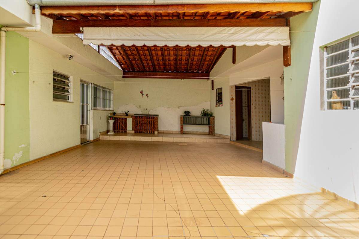 Casa à venda com 3 quartos, 200m² - Foto 38