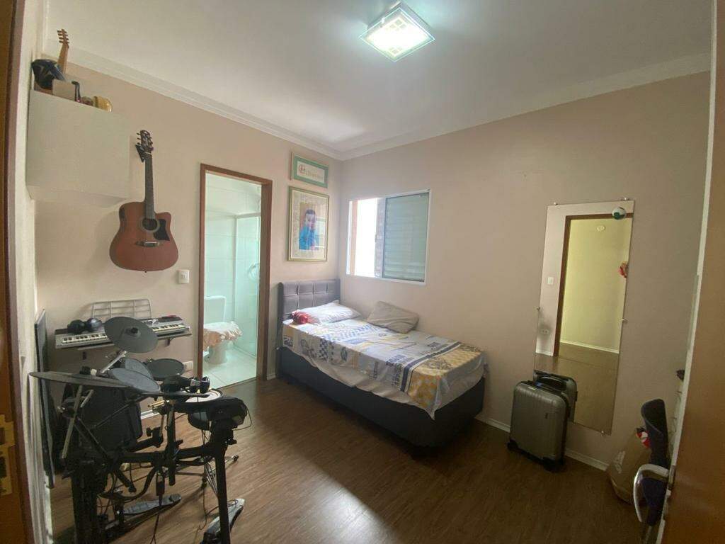 Casa à venda com 3 quartos, 200m² - Foto 13