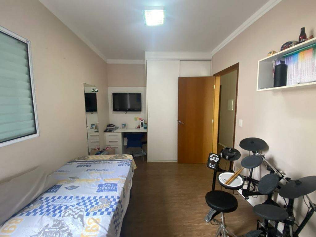 Casa à venda com 3 quartos, 200m² - Foto 15