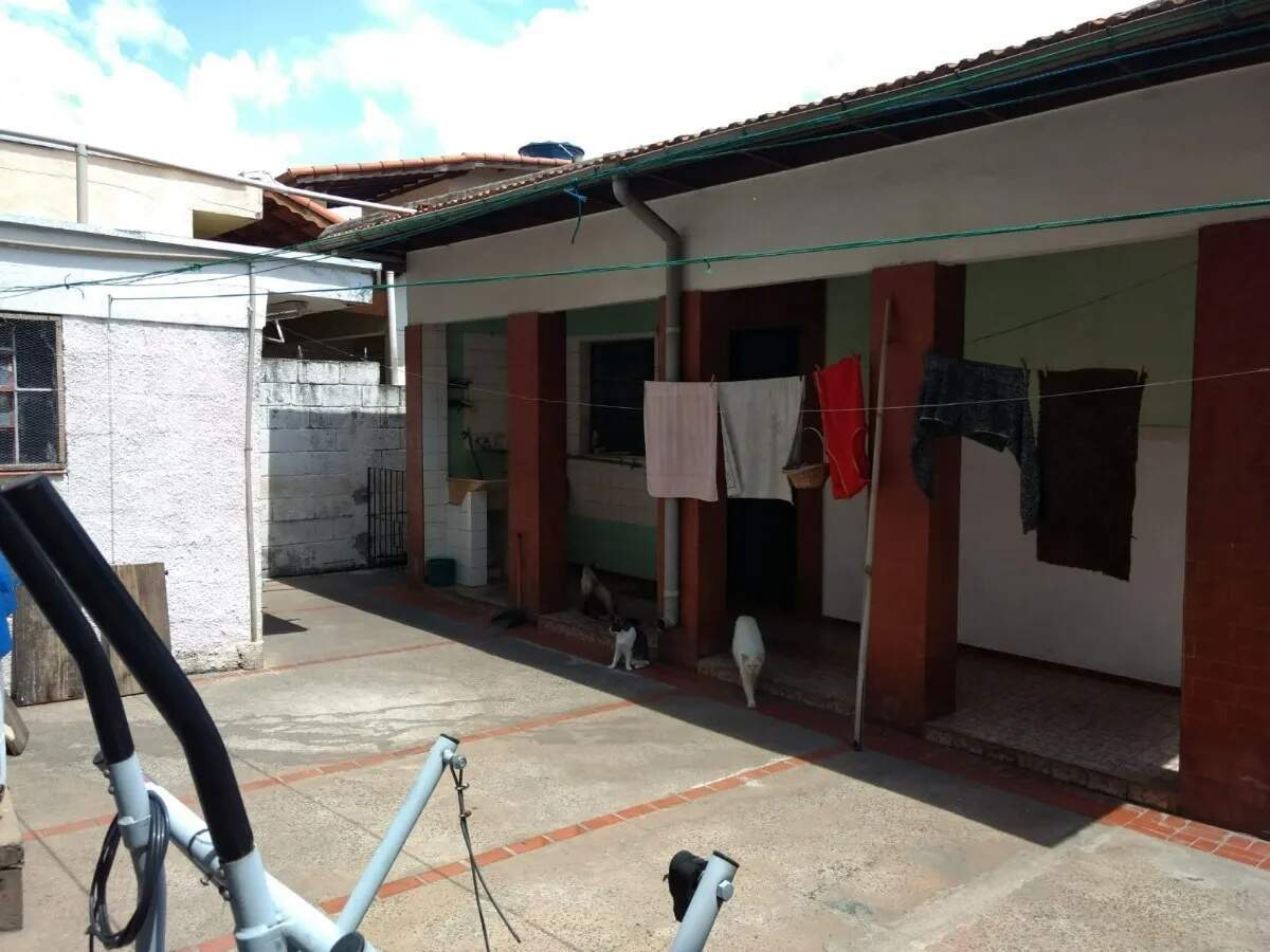 Casa à venda com 3 quartos, 150m² - Foto 1