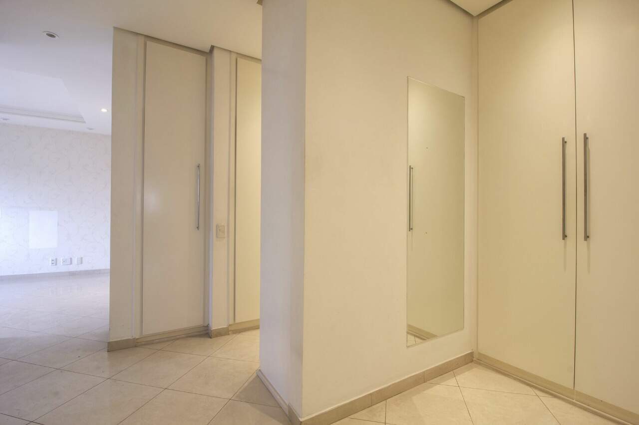 Apartamento à venda com 4 quartos, 244m² - Foto 13