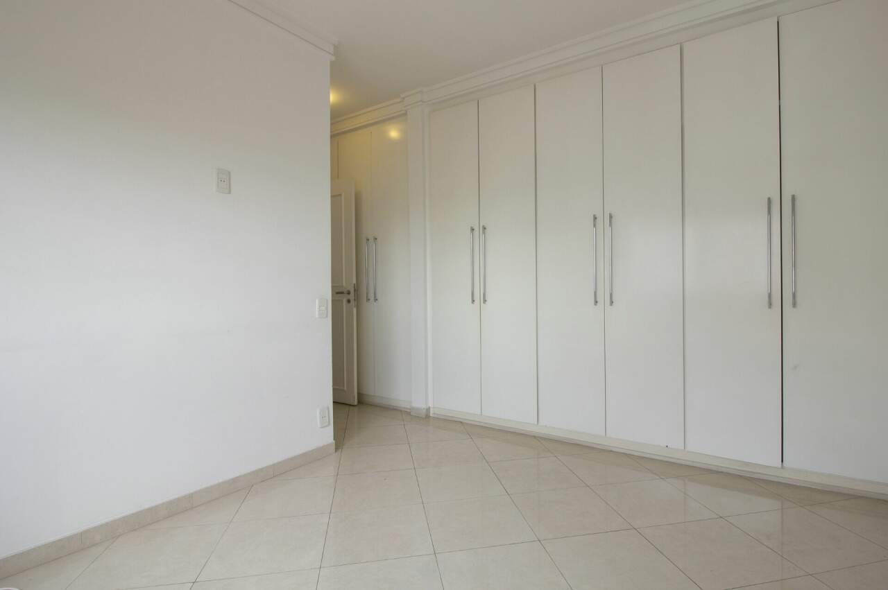 Apartamento à venda com 4 quartos, 244m² - Foto 22