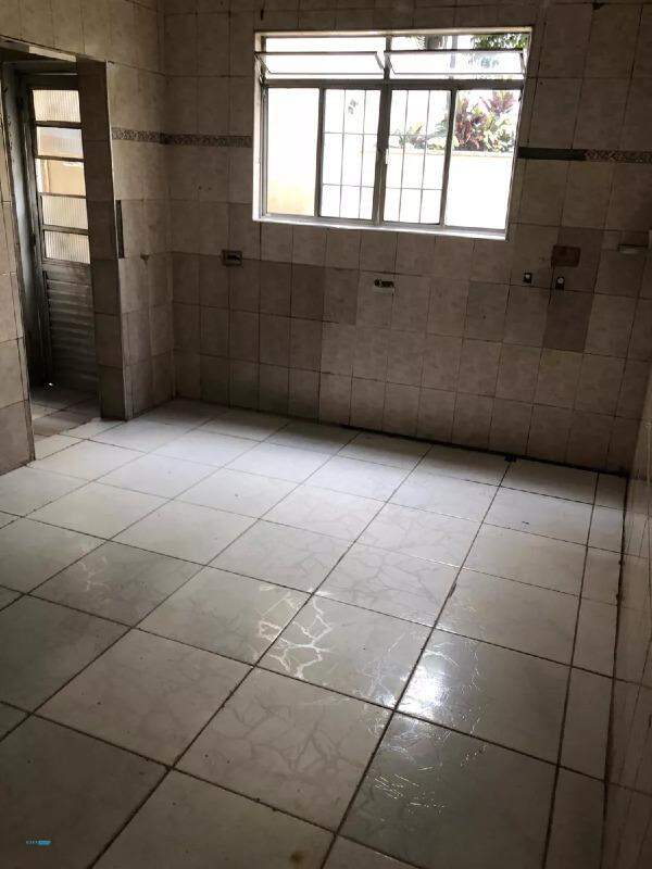 Sobrado à venda com 7 quartos, 238m² - Foto 4