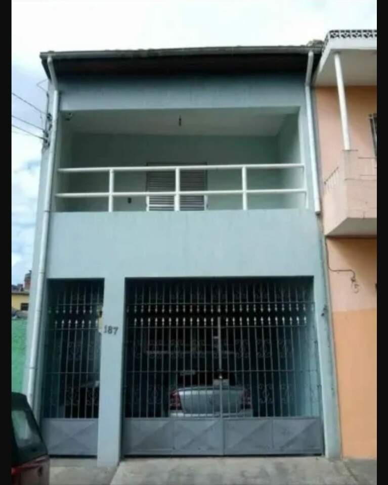 Sobrado à venda com 2 quartos, 187m² - Foto 1