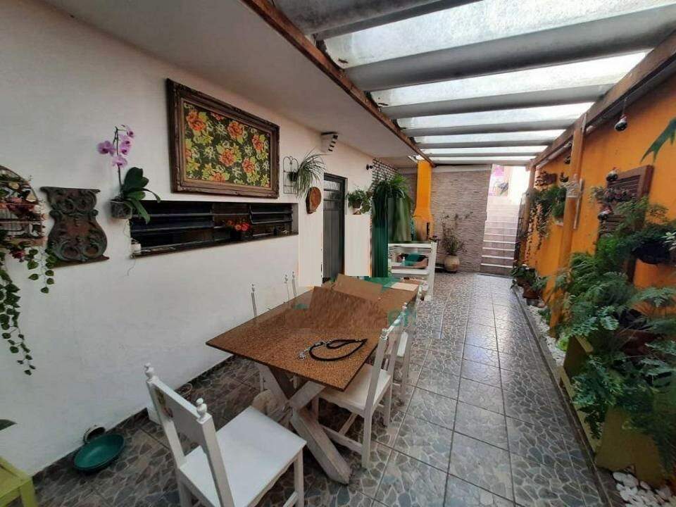 Casa à venda com 4 quartos, 275m² - Foto 6