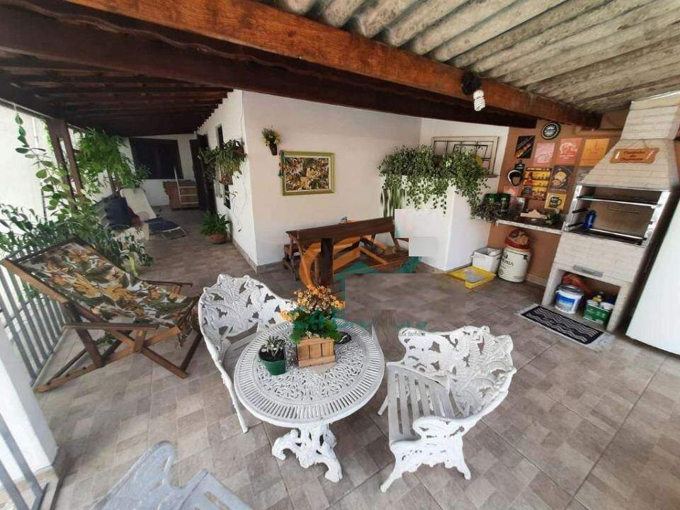 Casa à venda com 4 quartos, 275m² - Foto 5