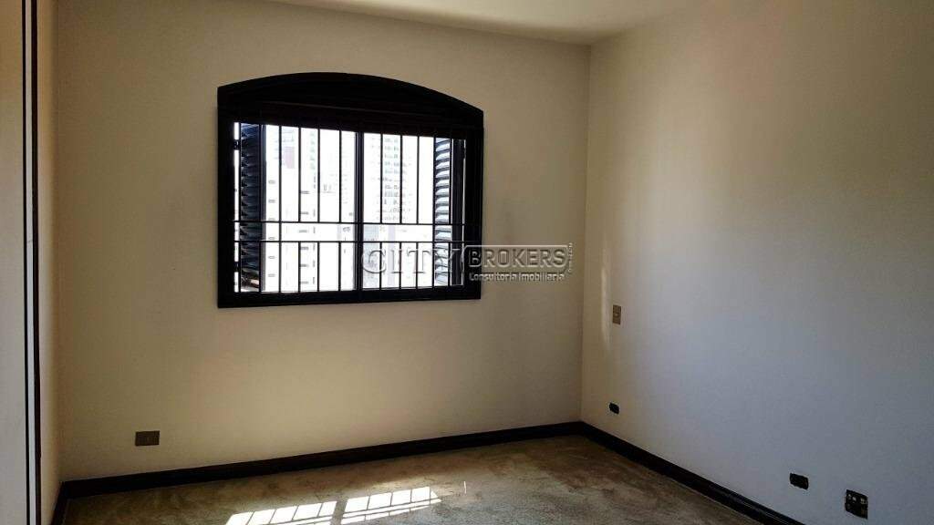 Apartamento à venda com 3 quartos, 248m² - Foto 4