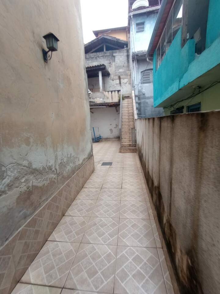 Casa à venda com 3 quartos, 180m² - Foto 1