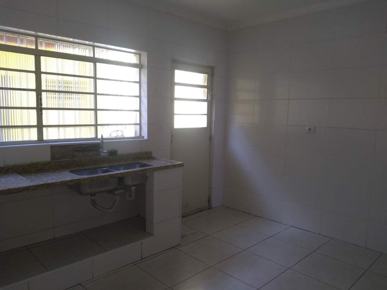 Sobrado à venda com 2 quartos, 125m² - Foto 13