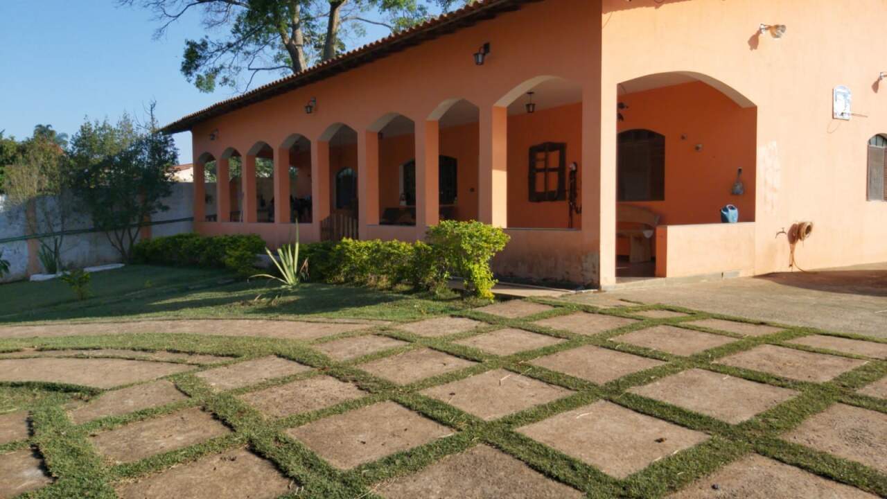 Fazenda à venda com 2 quartos, 180m² - Foto 2