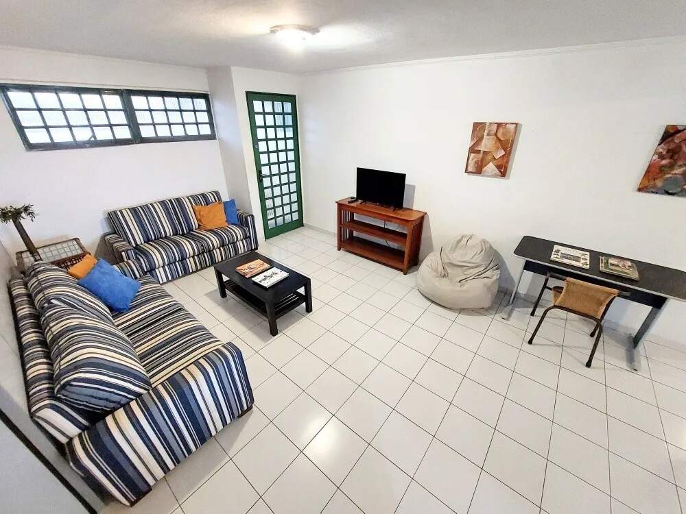 Casa à venda com 6 quartos, 250m² - Foto 5